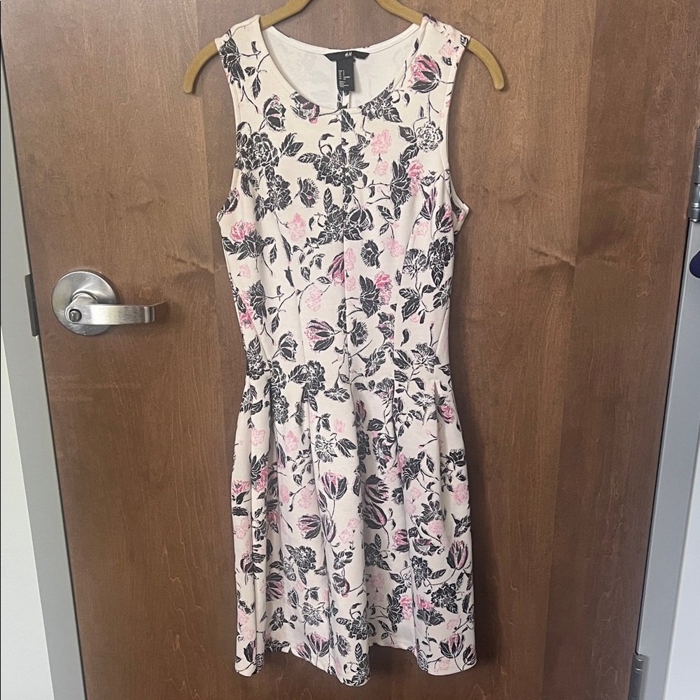 H&M White Floral Fit & Flare Mini Dress | Size Small